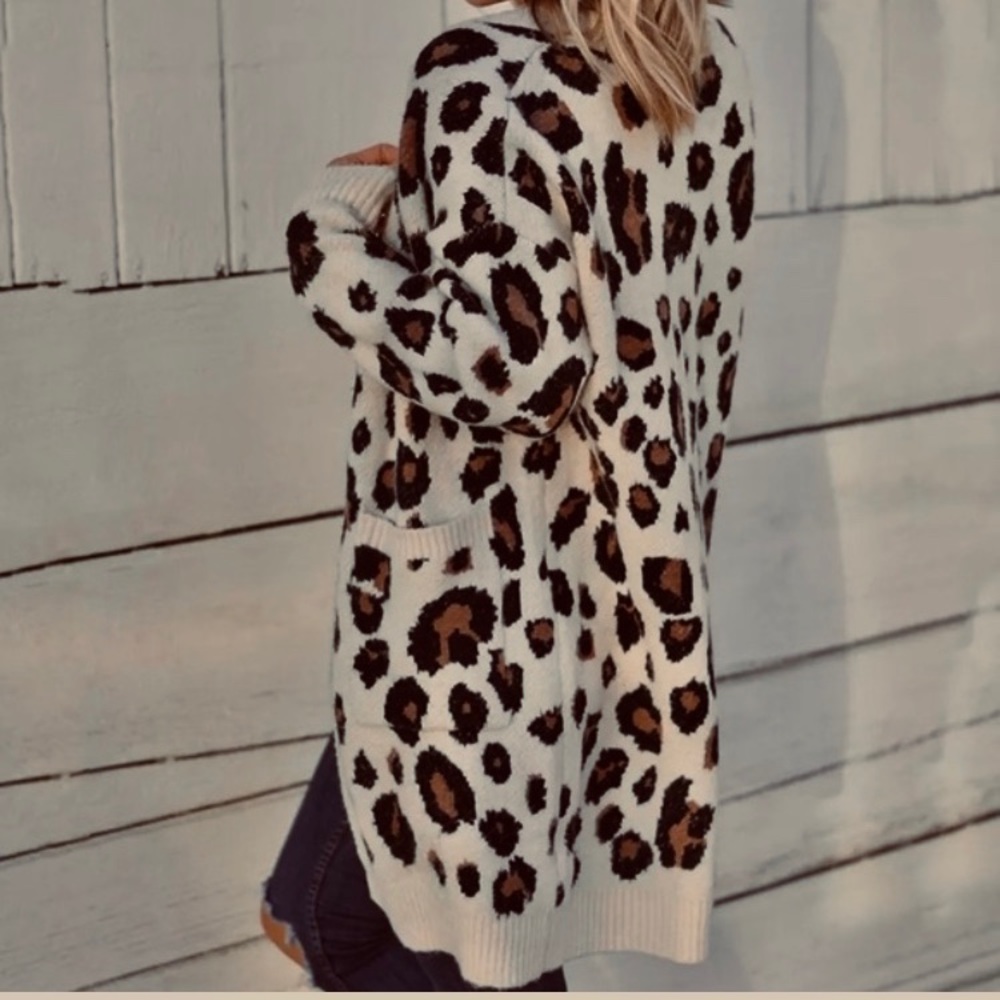 🆕LAST ONE!🛍 LUXE Leopard Love Cardigan 🐾 - Picture 2 of 6